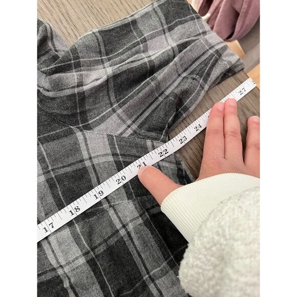 EUC J.Jill Gray Plaid Tunic Blouse With Embroidered V-Neck & Rolled Sleeves - Picture 8 of 9